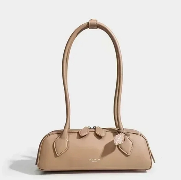 no brand Handbags - Nwt Le Teckel Genuine Leather Bag Inspired